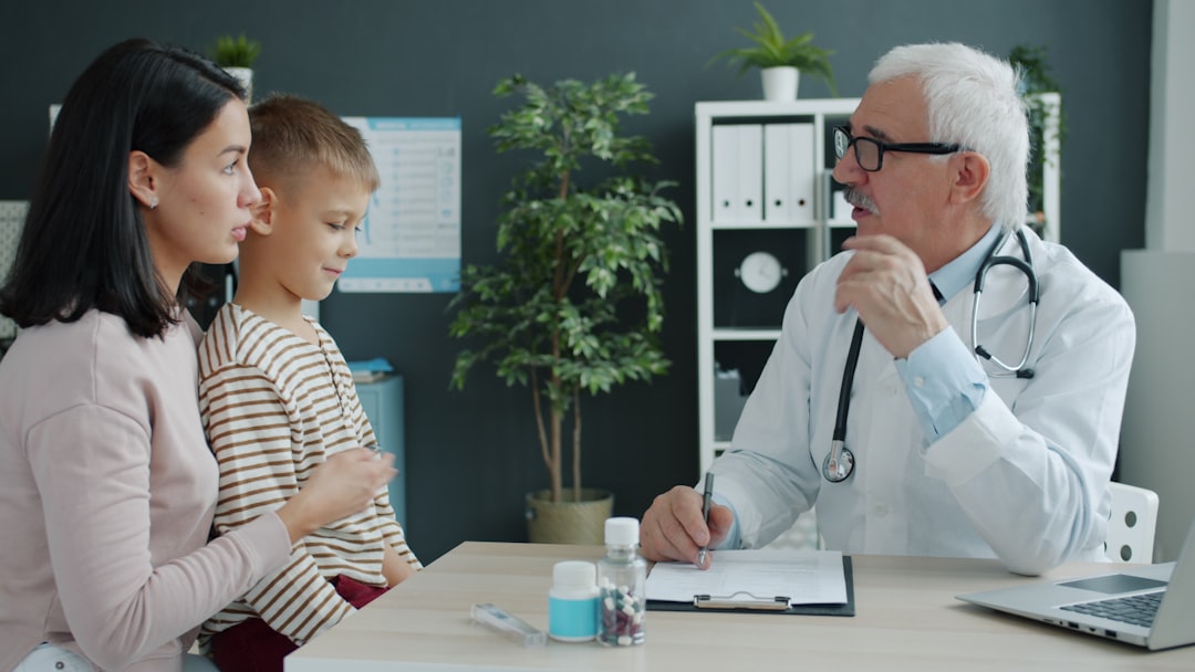 How Family Medicine Practices Use SMS Reminders to Improve Workflow